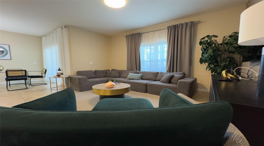 KISSIMMEE, Florida 34746, 4 Bedrooms Bedrooms, ,3 BathroomsBathrooms,Residential,For Sale,CLOCK TOWER,0,MFRO6382085