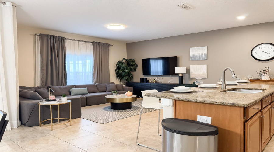 KISSIMMEE, Florida 34746, 4 Bedrooms Bedrooms, ,3 BathroomsBathrooms,Residential,For Sale,CLOCK TOWER,0,MFRO6382085