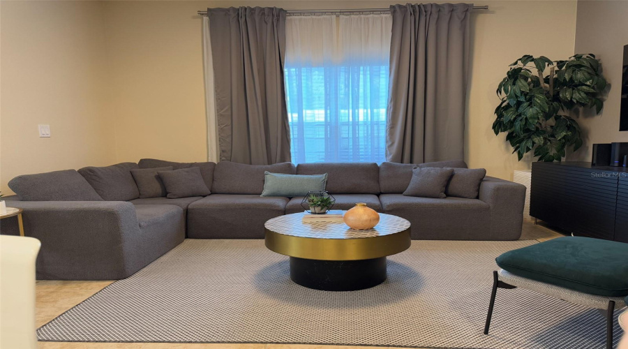 KISSIMMEE, Florida 34746, 4 Bedrooms Bedrooms, ,3 BathroomsBathrooms,Residential,For Sale,CLOCK TOWER,0,MFRO6382085