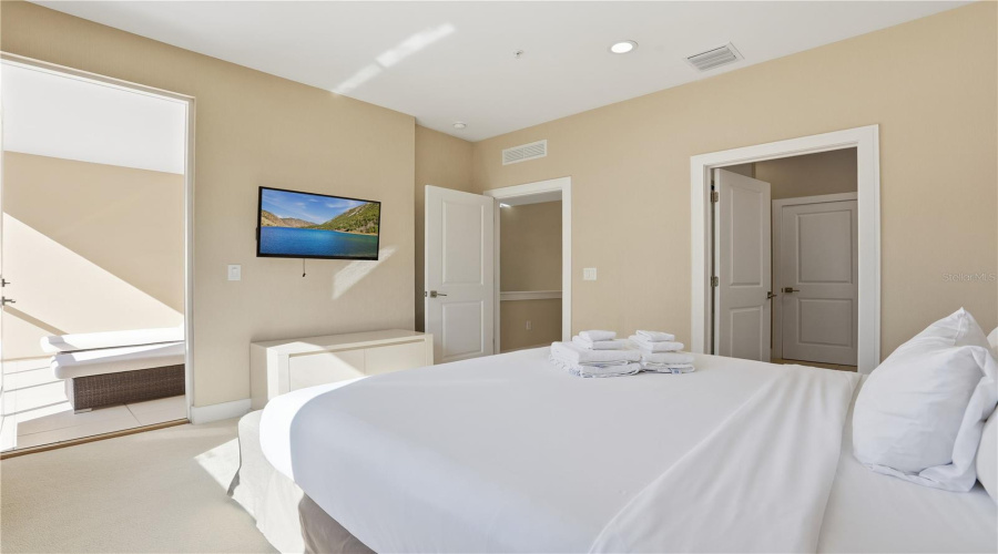 KISSIMMEE, Florida 34747, 3 Bedrooms Bedrooms, ,3 BathroomsBathrooms,Residential,For Sale,BRASILIA,0,MFRO6382135