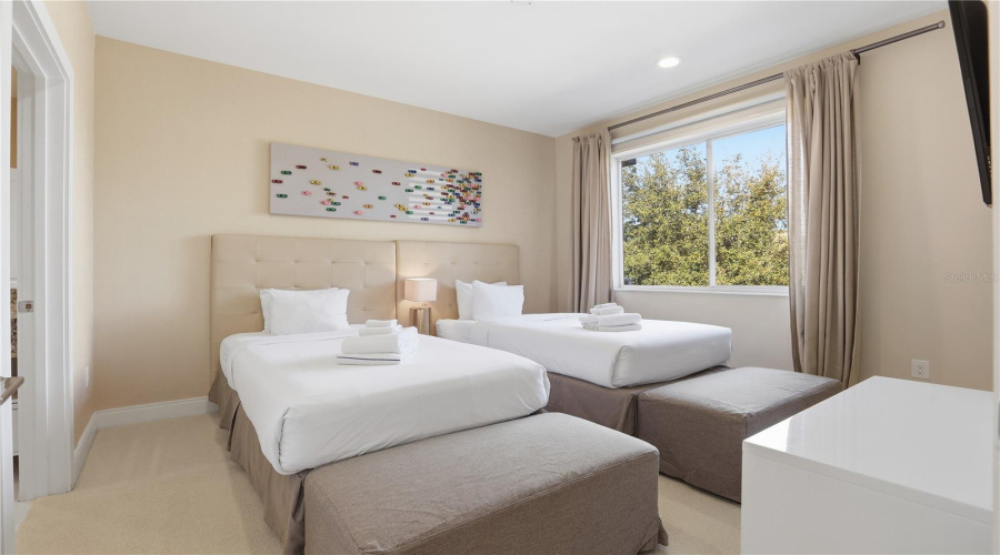 KISSIMMEE, Florida 34747, 3 Bedrooms Bedrooms, ,3 BathroomsBathrooms,Residential,For Sale,BRASILIA,0,MFRO6382135