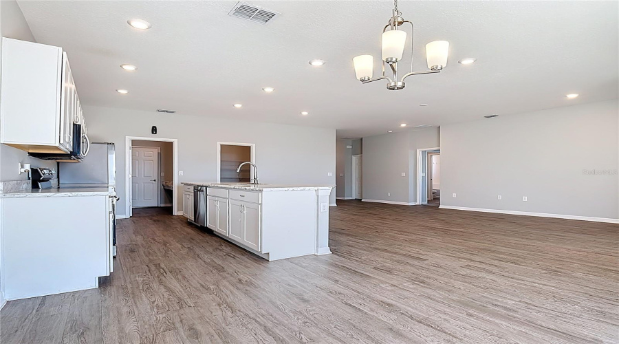 DAVENPORT, Florida 33837, 4 Bedrooms Bedrooms, ,2 BathroomsBathrooms,Residential,For Sale,SYDNEY,0,MFRO6381072