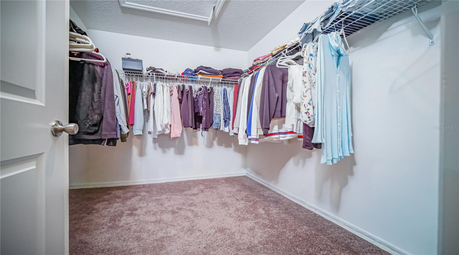 DAVENPORT, Florida 33896, 5 Bedrooms Bedrooms, ,3 BathroomsBathrooms,Residential,For Sale,OVERPOOL,0,MFRS5143309