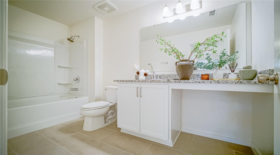 DAVENPORT, Florida 33896, 5 Bedrooms Bedrooms, ,3 BathroomsBathrooms,Residential,For Sale,OVERPOOL,0,MFRS5143309