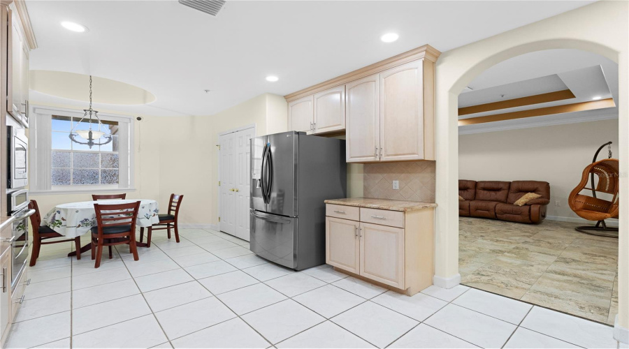 ORLANDO, Florida 32836, 2 Bedrooms Bedrooms, ,2 BathroomsBathrooms,Residential,For Sale,THE ESPLANADE,0,MFRO6380502