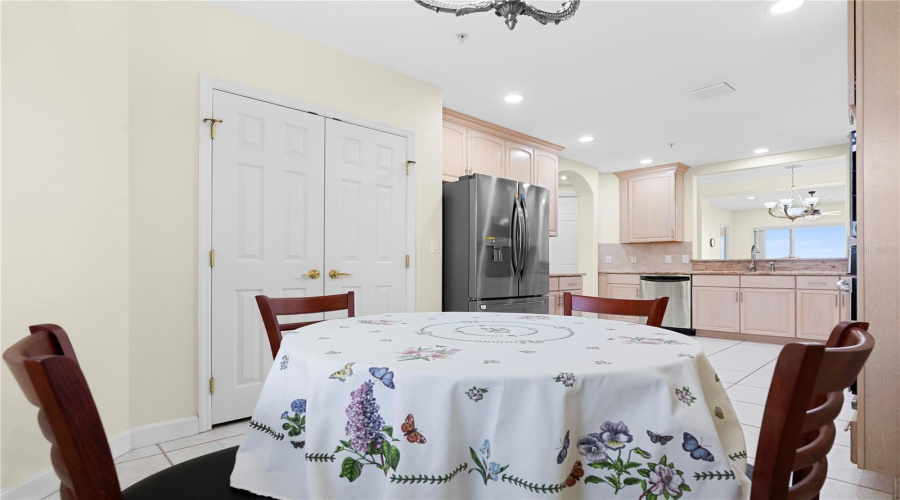 ORLANDO, Florida 32836, 2 Bedrooms Bedrooms, ,2 BathroomsBathrooms,Residential,For Sale,THE ESPLANADE,0,MFRO6380502