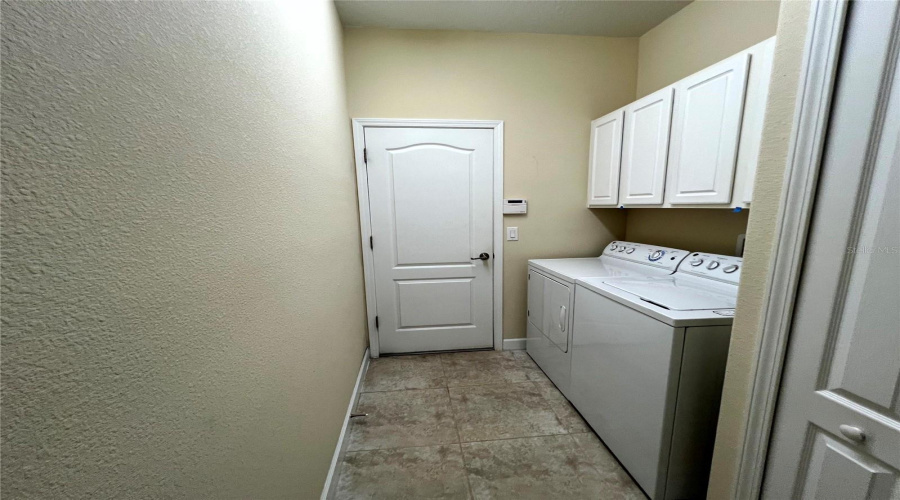 DAVENPORT, Florida 33896, 4 Bedrooms Bedrooms, ,3 BathroomsBathrooms,Residential,For Sale,PALMETTO DUNES,0,MFRO6382308