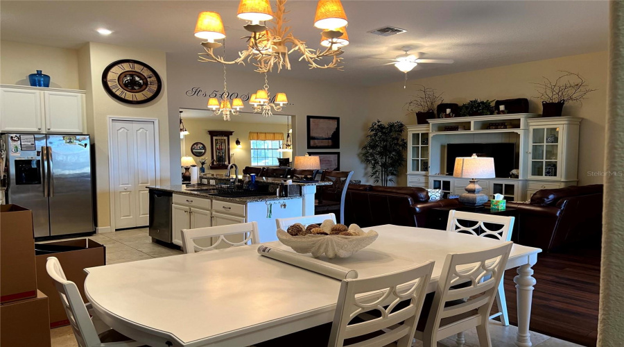 DAVENPORT, Florida 33896, 4 Bedrooms Bedrooms, ,3 BathroomsBathrooms,Residential,For Sale,PALMETTO DUNES,0,MFRO6382308