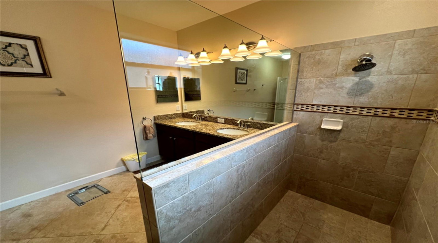 DAVENPORT, Florida 33896, 4 Bedrooms Bedrooms, ,3 BathroomsBathrooms,Residential,For Sale,PALMETTO DUNES,0,MFRO6382308