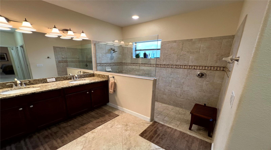 DAVENPORT, Florida 33896, 4 Bedrooms Bedrooms, ,3 BathroomsBathrooms,Residential,For Sale,PALMETTO DUNES,0,MFRO6382308