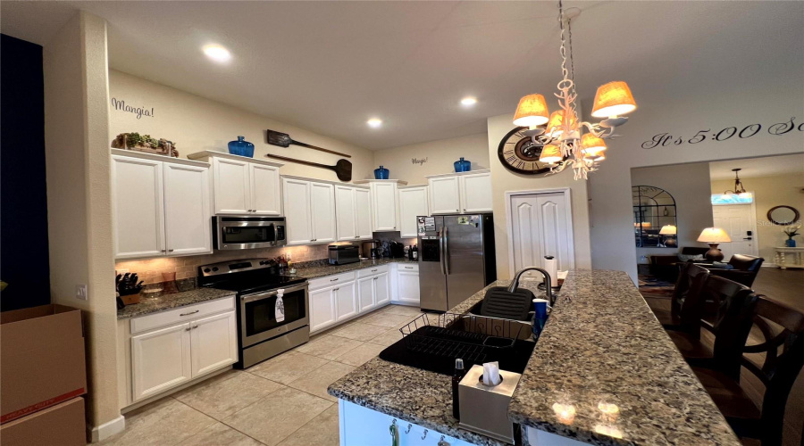 DAVENPORT, Florida 33896, 4 Bedrooms Bedrooms, ,3 BathroomsBathrooms,Residential,For Sale,PALMETTO DUNES,0,MFRO6382308