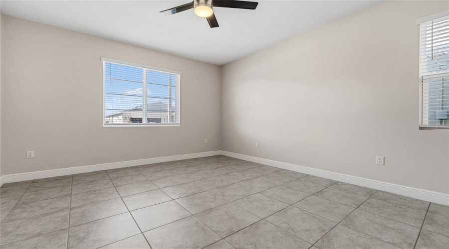 DAVENPORT, Florida 33837, 5 Bedrooms Bedrooms, ,3 BathroomsBathrooms,Residential,For Sale,SUGARWOOD,0,MFRS5143807