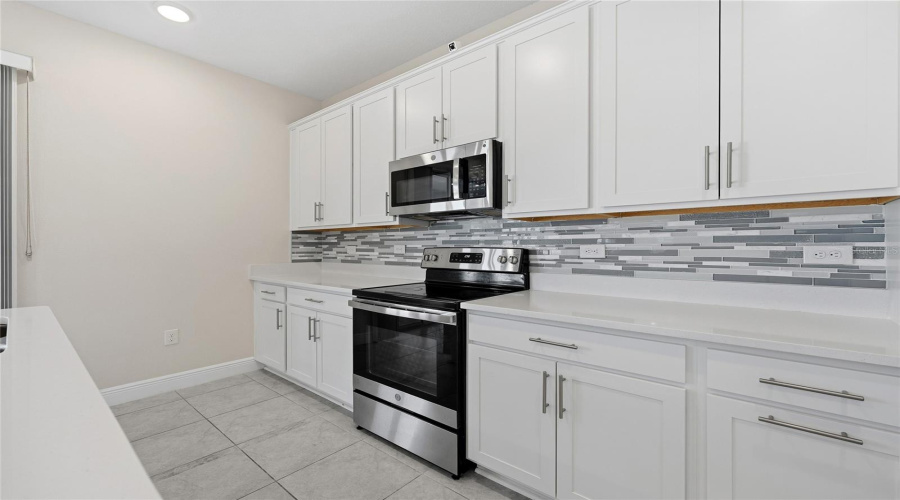 DAVENPORT, Florida 33837, 5 Bedrooms Bedrooms, ,3 BathroomsBathrooms,Residential,For Sale,SUGARWOOD,0,MFRS5143807