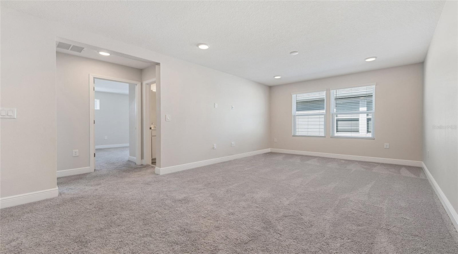 DAVENPORT, Florida 33837, 5 Bedrooms Bedrooms, ,3 BathroomsBathrooms,Residential,For Sale,SUGARWOOD,0,MFRS5143807