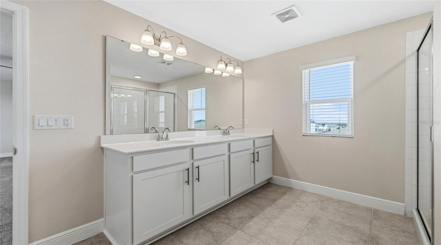 DAVENPORT, Florida 33837, 5 Bedrooms Bedrooms, ,3 BathroomsBathrooms,Residential,For Sale,SUGARWOOD,0,MFRS5143807