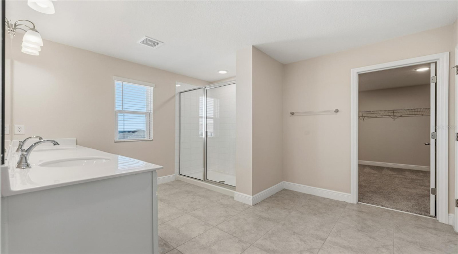 DAVENPORT, Florida 33837, 5 Bedrooms Bedrooms, ,3 BathroomsBathrooms,Residential,For Sale,SUGARWOOD,0,MFRS5143807