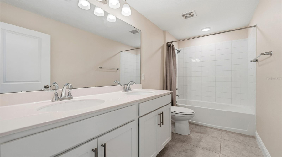 DAVENPORT, Florida 33837, 5 Bedrooms Bedrooms, ,3 BathroomsBathrooms,Residential,For Sale,SUGARWOOD,0,MFRS5143807