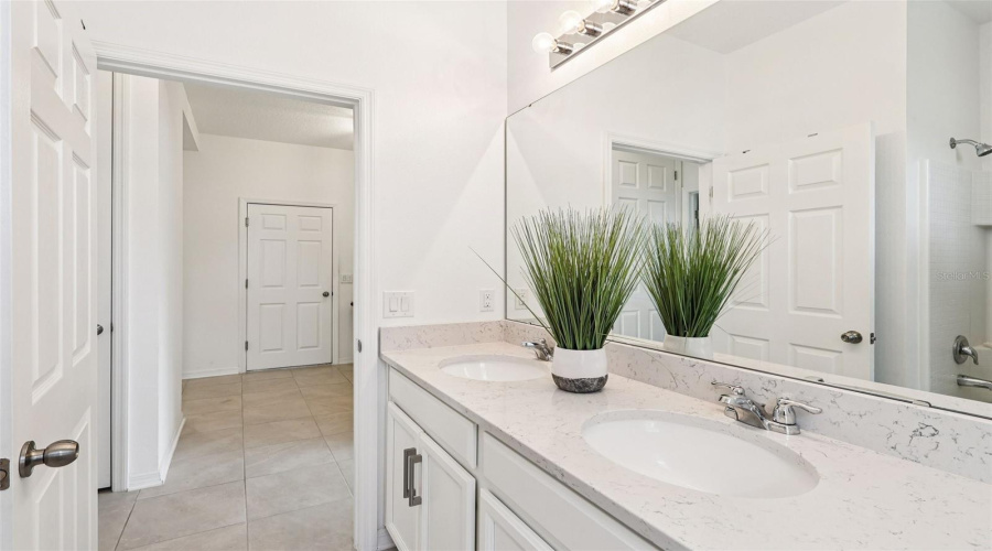 KISSIMMEE, Florida 34746, 4 Bedrooms Bedrooms, ,2 BathroomsBathrooms,Residential,For Sale,CREEKMORE,0,MFRTB8475736