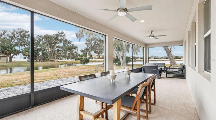 You will nevery want to leave the lanai.