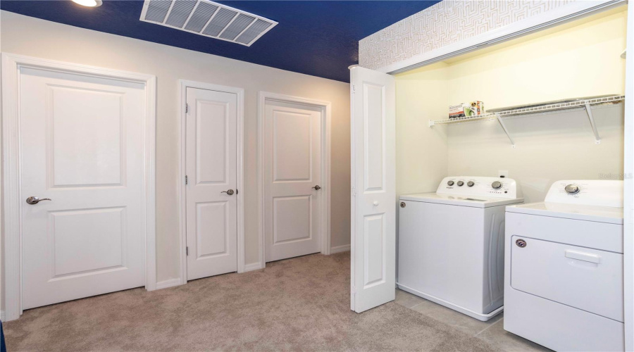 DAVENPORT, Florida 33897, 5 Bedrooms Bedrooms, ,4 BathroomsBathrooms,Residential,For Sale,JETTY,0,MFRO6381756