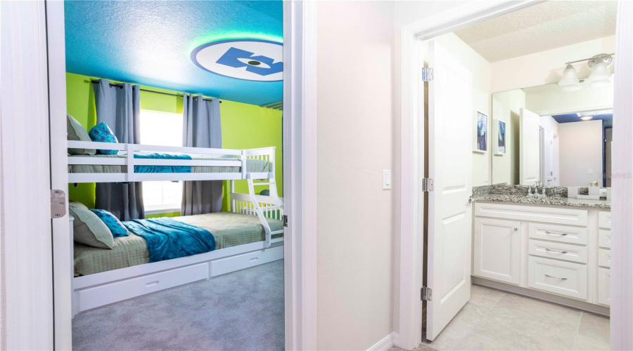 DAVENPORT, Florida 33897, 5 Bedrooms Bedrooms, ,4 BathroomsBathrooms,Residential,For Sale,JETTY,0,MFRO6381756