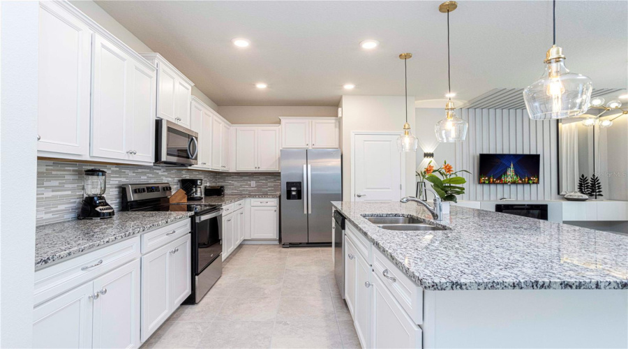 DAVENPORT, Florida 33897, 5 Bedrooms Bedrooms, ,4 BathroomsBathrooms,Residential,For Sale,JETTY,0,MFRO6381756