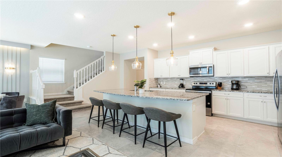 DAVENPORT, Florida 33897, 5 Bedrooms Bedrooms, ,4 BathroomsBathrooms,Residential,For Sale,JETTY,0,MFRO6381756