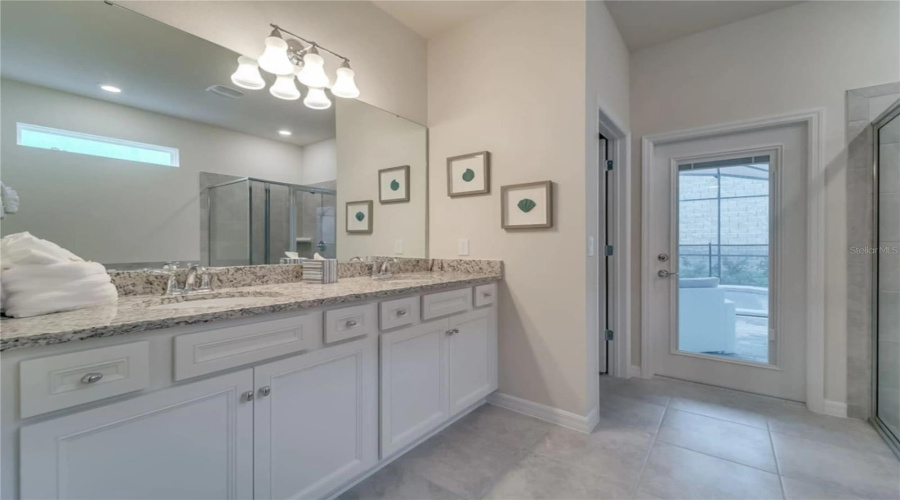 DAVENPORT, Florida 33897, 10 Bedrooms Bedrooms, ,8 BathroomsBathrooms,Residential,For Sale,LELANI,0,MFRS5133402