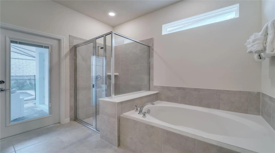 DAVENPORT, Florida 33897, 10 Bedrooms Bedrooms, ,8 BathroomsBathrooms,Residential,For Sale,LELANI,0,MFRS5133402