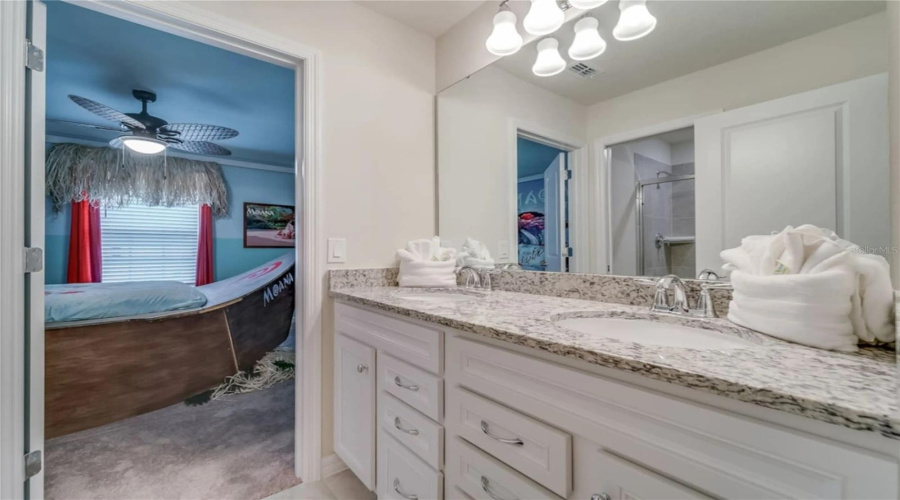 DAVENPORT, Florida 33897, 10 Bedrooms Bedrooms, ,8 BathroomsBathrooms,Residential,For Sale,LELANI,0,MFRS5133402