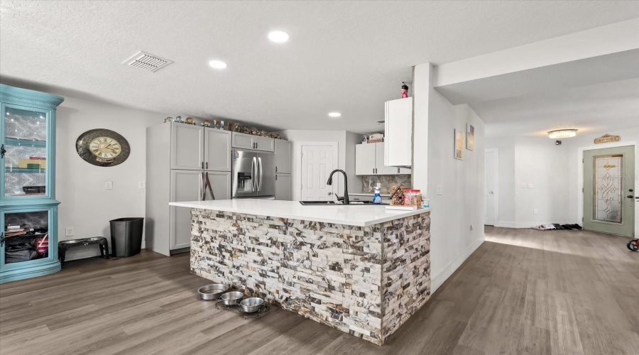 DAVENPORT, Florida 33897, 3 Bedrooms Bedrooms, ,2 BathroomsBathrooms,Residential,For Sale,RONA,0,MFRO6381045