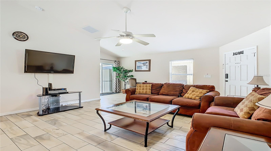 DAVENPORT, Florida 33896, 4 Bedrooms Bedrooms, ,3 BathroomsBathrooms,Residential,For Sale,ROYAL RIDGE,0,MFRG5107668