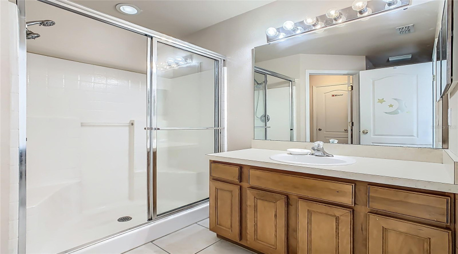 DAVENPORT, Florida 33896, 4 Bedrooms Bedrooms, ,3 BathroomsBathrooms,Residential,For Sale,ROYAL RIDGE,0,MFRG5107668