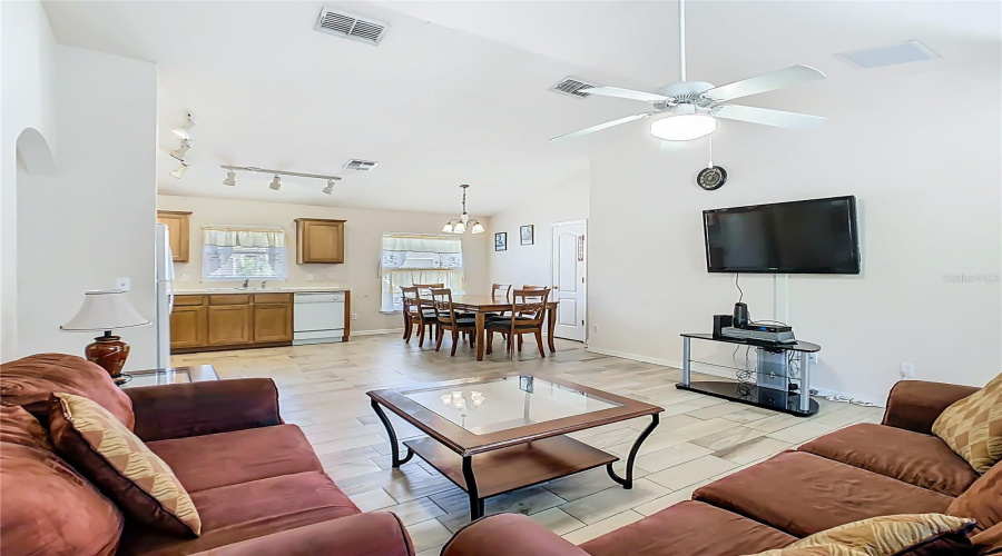 DAVENPORT, Florida 33896, 4 Bedrooms Bedrooms, ,3 BathroomsBathrooms,Residential,For Sale,ROYAL RIDGE,0,MFRG5107668