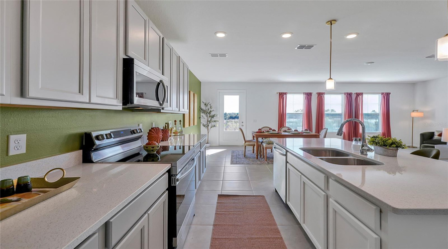 DAVENPORT, Florida 33896, 3 Bedrooms Bedrooms, ,2 BathroomsBathrooms,Residential,For Sale,SANIBEL,0,MFRO6382177