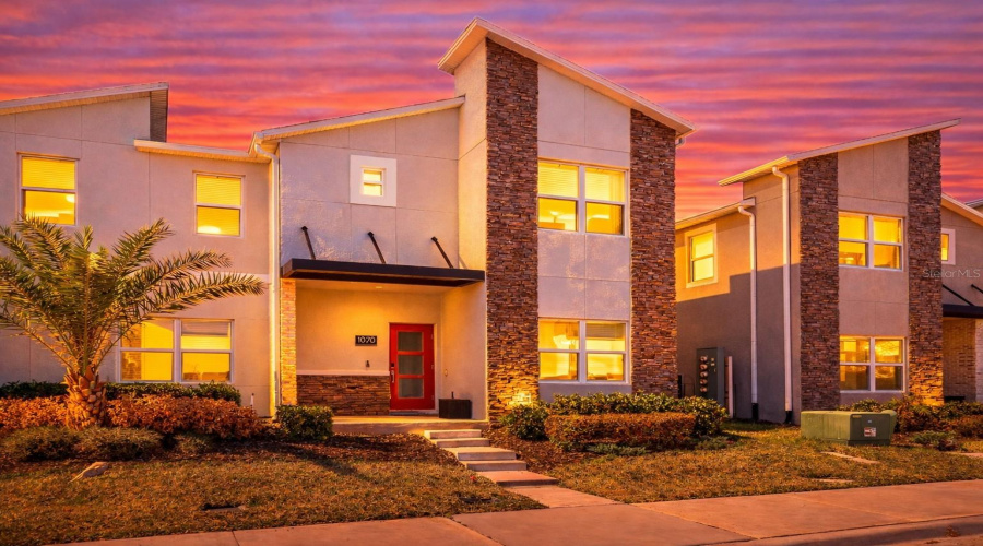 DAVENPORT, Florida 33896, 5 Bedrooms Bedrooms, ,4 BathroomsBathrooms,Residential,For Sale,SPLASH SHOT,0,MFRS5143803