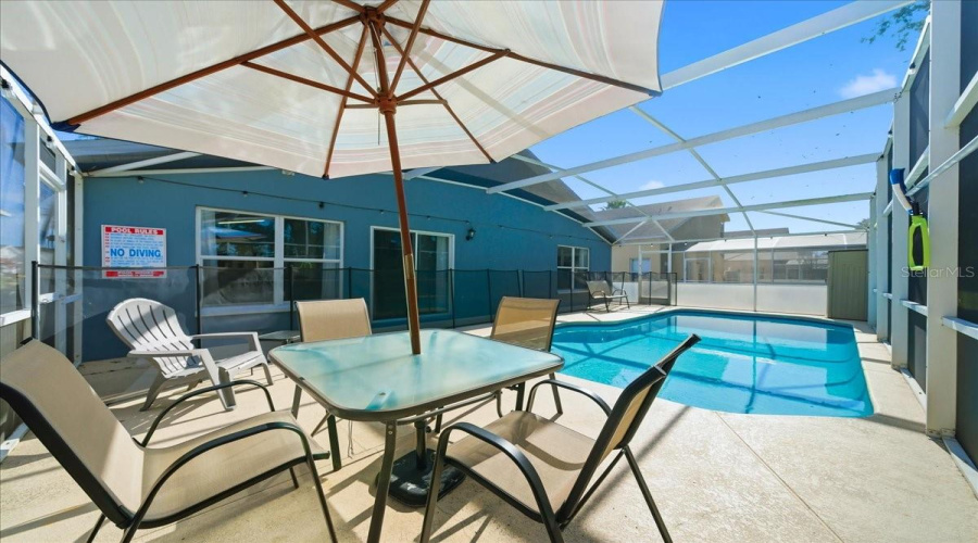 DAVENPORT, Florida 33897, 4 Bedrooms Bedrooms, ,2 BathroomsBathrooms,Residential,For Sale,BLOOMINGDALE,0,MFRO6380629