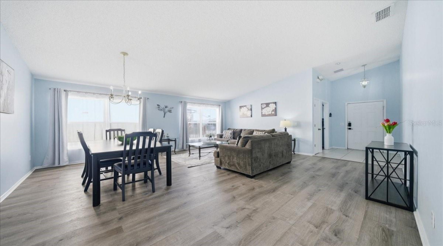 DAVENPORT, Florida 33897, 4 Bedrooms Bedrooms, ,2 BathroomsBathrooms,Residential,For Sale,BLOOMINGDALE,0,MFRO6380629