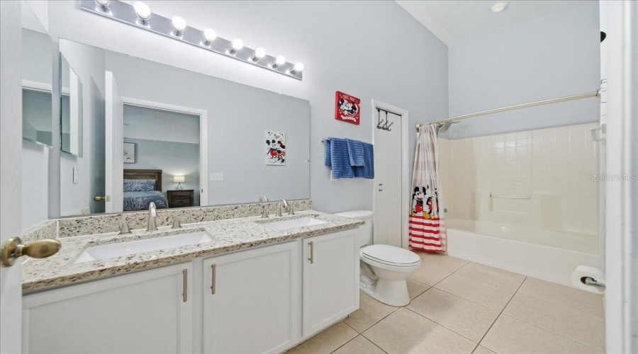 DAVENPORT, Florida 33897, 4 Bedrooms Bedrooms, ,2 BathroomsBathrooms,Residential,For Sale,BLOOMINGDALE,0,MFRO6380629