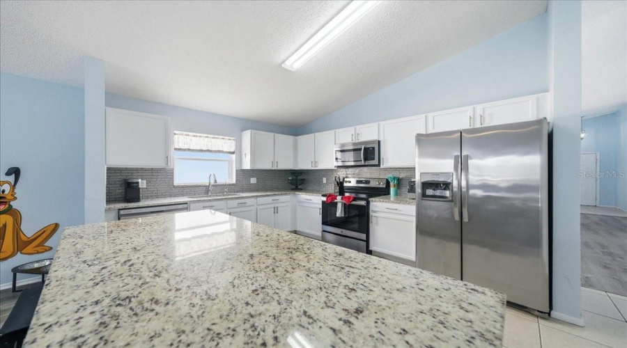 DAVENPORT, Florida 33897, 4 Bedrooms Bedrooms, ,2 BathroomsBathrooms,Residential,For Sale,BLOOMINGDALE,0,MFRO6380629