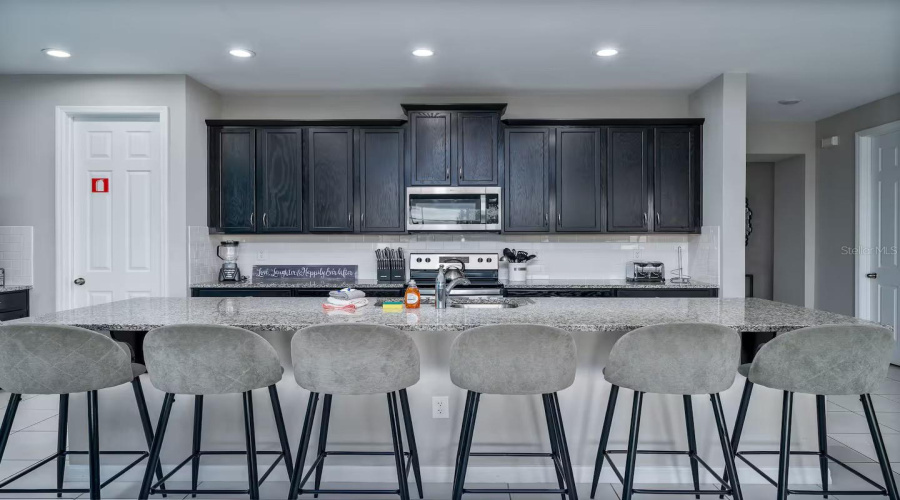 KISSIMMEE, Florida 34747, 9 Bedrooms Bedrooms, ,6 BathroomsBathrooms,Residential,For Sale,NASSAU POINT,0,MFRO6378553