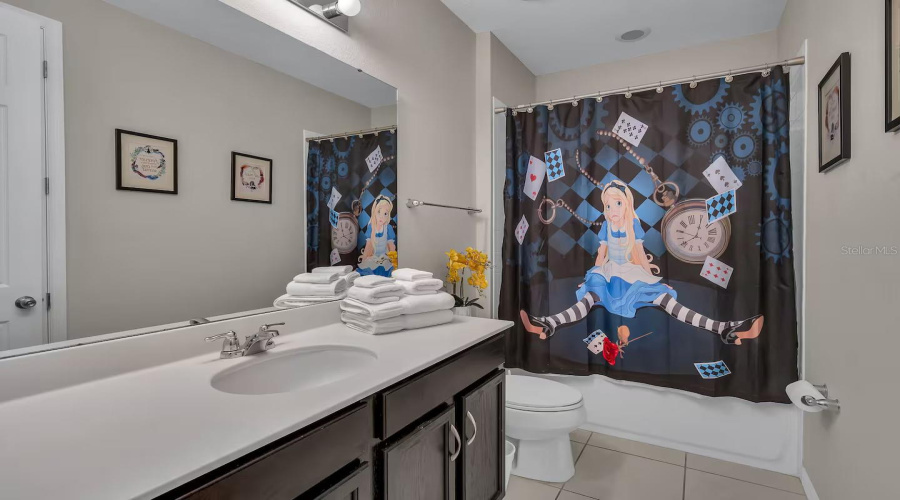 KISSIMMEE, Florida 34747, 9 Bedrooms Bedrooms, ,6 BathroomsBathrooms,Residential,For Sale,NASSAU POINT,0,MFRO6378553