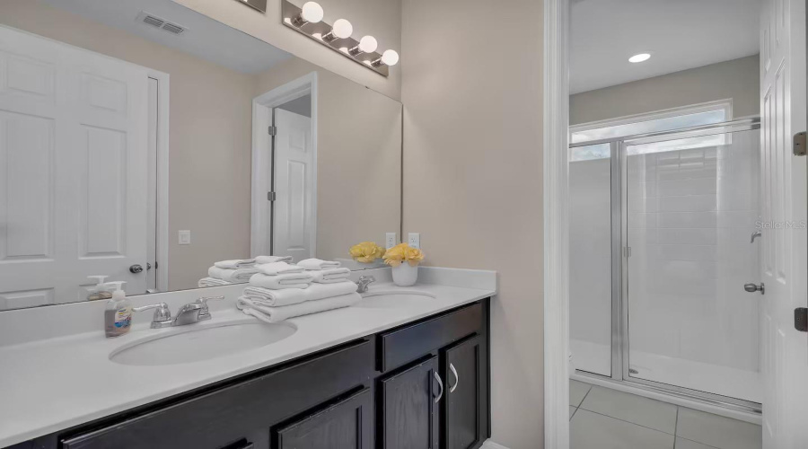 KISSIMMEE, Florida 34747, 9 Bedrooms Bedrooms, ,6 BathroomsBathrooms,Residential,For Sale,NASSAU POINT,0,MFRO6378553