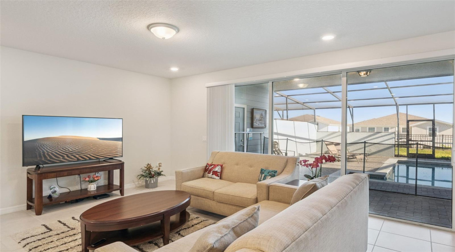 DAVENPORT, Florida 33897, 5 Bedrooms Bedrooms, ,4 BathroomsBathrooms,Residential,For Sale,PACIFIC,0,MFRO6352698