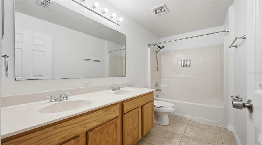 Hallway BATHROOM upstairs