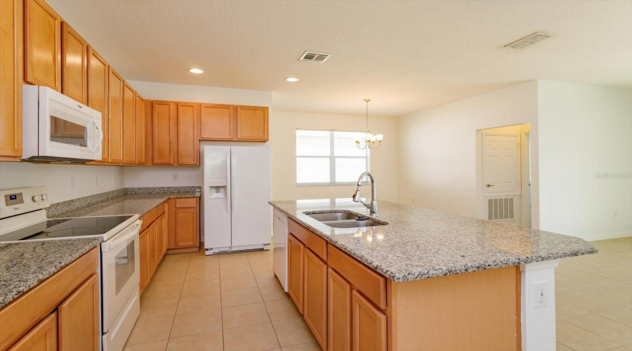 DAVENPORT, Florida 33837, 4 Bedrooms Bedrooms, ,2 BathroomsBathrooms,Residential,For Sale,MARIVAL,0,MFRO6356727