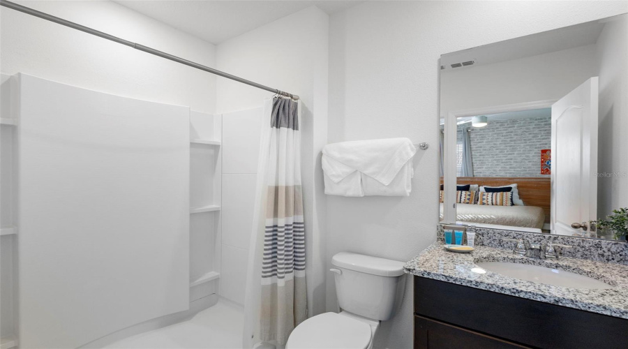 DAVENPORT, Florida 33837, 5 Bedrooms Bedrooms, ,4 BathroomsBathrooms,Residential,For Sale,OAKMOSS,0,MFRG5108167