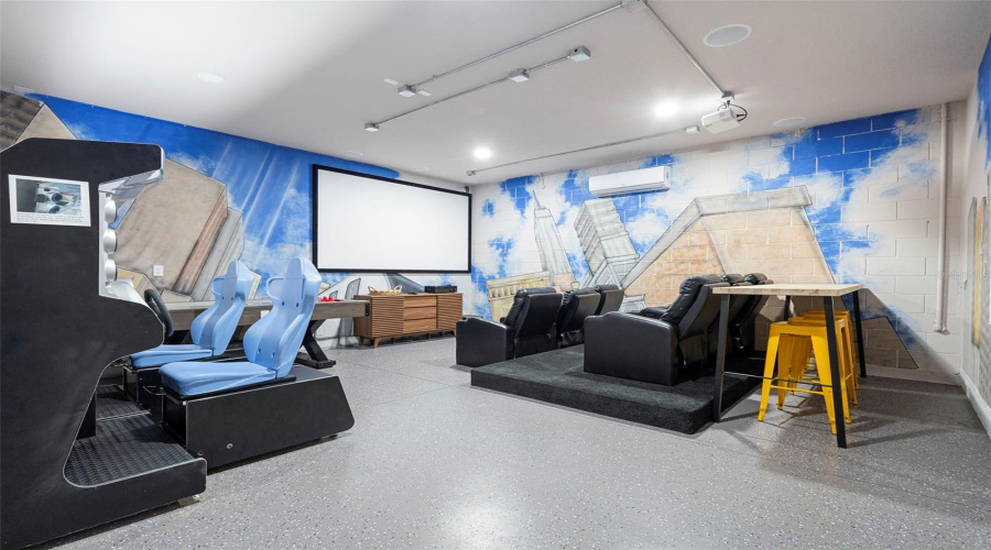 DAVENPORT, Florida 33837, 5 Bedrooms Bedrooms, ,4 BathroomsBathrooms,Residential,For Sale,OAKMOSS,0,MFRG5108167