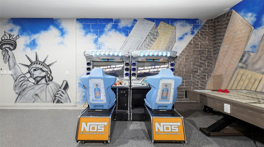 DAVENPORT, Florida 33837, 5 Bedrooms Bedrooms, ,4 BathroomsBathrooms,Residential,For Sale,OAKMOSS,0,MFRG5108167