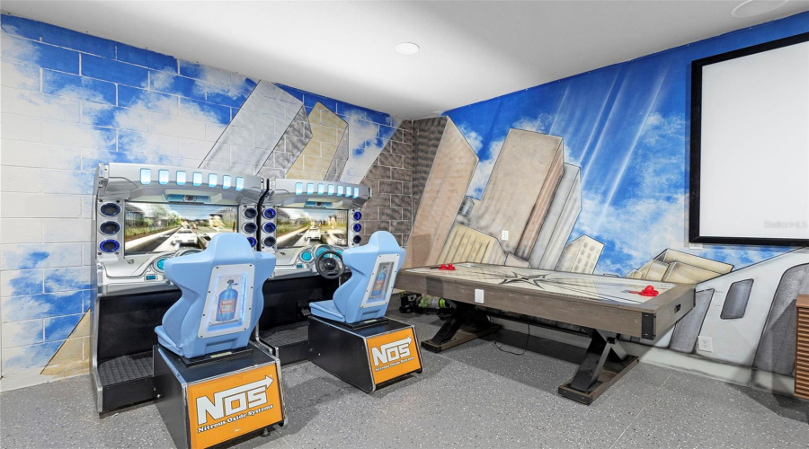 DAVENPORT, Florida 33837, 5 Bedrooms Bedrooms, ,4 BathroomsBathrooms,Residential,For Sale,OAKMOSS,0,MFRG5108167